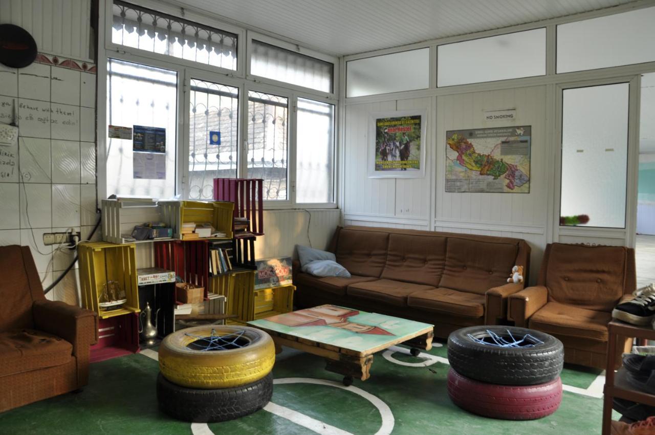 Canal Hostel Şǝki Exteriér fotografie